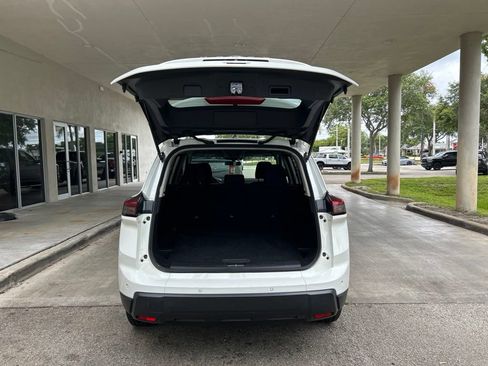 Used 2024 Nissan Rogue S AWD/4WD image 32