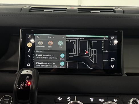 Used 2023 Land Rover Defender 110 S image 33