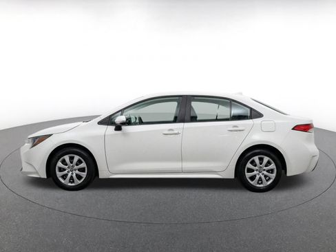 Used 2025 Toyota Corolla LE FWD image 4