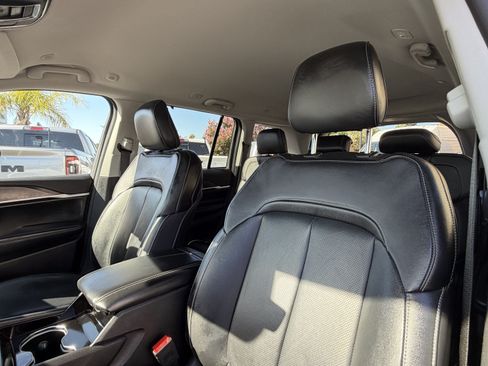 Certified 2023 Jeep Grand Cherokee Limited w/ Luxury Tech Group II RWD image 22