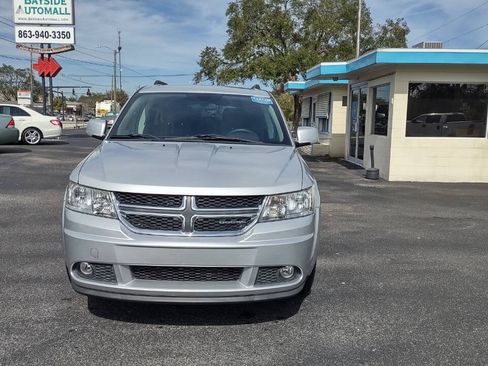 Used 2011 Dodge Journey Mainstreet w/ Popular Equipment Group FWD image 2