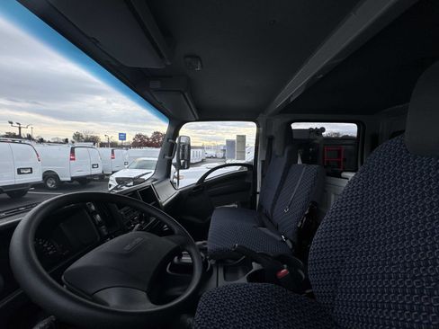 New 2025 Chevrolet Low Cab Forward image 7