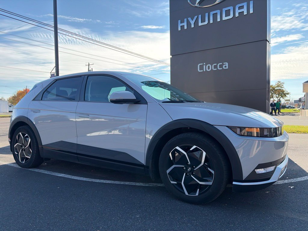 Used 2024 Hyundai Ioniq 5 SEL AWD/4WD image 2