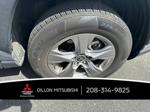 Used 2025 Toyota RAV4 XLE AWD/4WD image 21