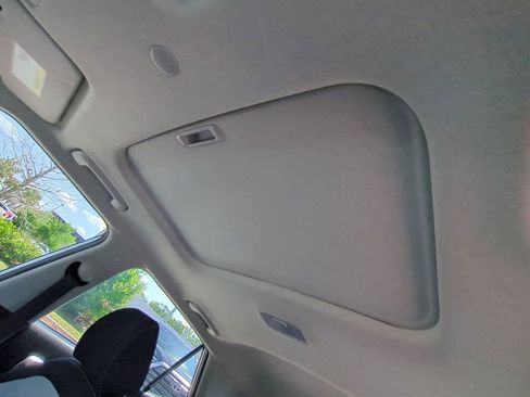 Used 2025 Hyundai Venue SEL image 19