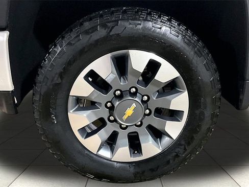 Used 2022 Chevrolet Silverado 3500 High Country image 10