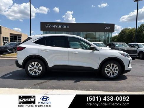 Used 2023 Ford Escape Active w/ Tech Pack #1 FWD image 1