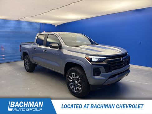 Used 2025 Chevrolet Colorado Z71 AWD/4WD image 1