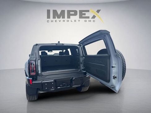 Used 2024 GMC Hummer EV 2X AWD/4WD image 5