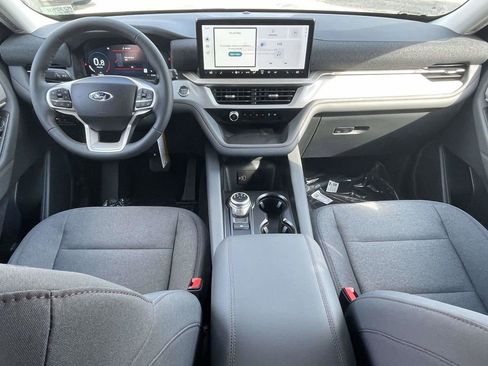 New 2026 Ford Explorer Active RWD image 10
