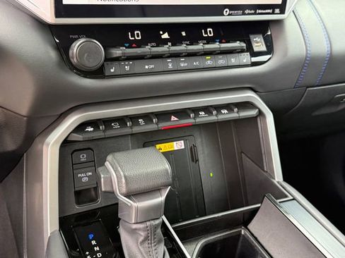 Used 2023 Toyota Tundra Platinum w/ Advanced Package AWD/4WD image 19