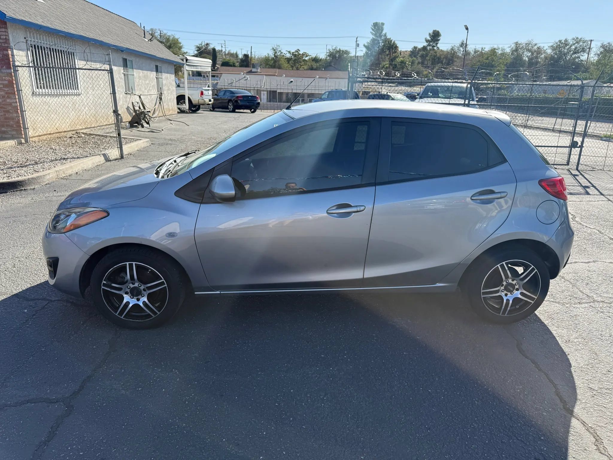 Used 2012 MAZDA MAZDA2 Sport FWD image 4