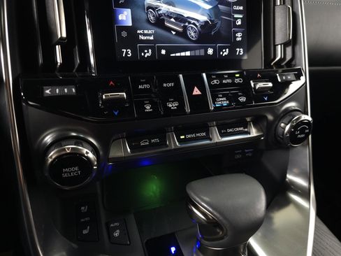 Used 2023 Lexus LX 600 4WD w/ Appearance Package image 32