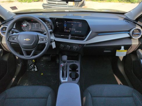 New 2026 Chevrolet Trax LS w/ LS Convenience Package FWD image 15