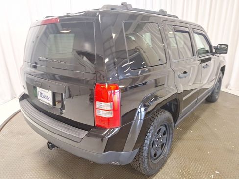Used 2017 Jeep Patriot Sport image 22