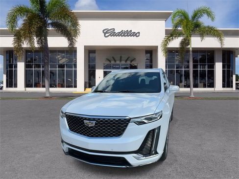 Certified 2021 Cadillac XT6 Premium Luxury image 5
