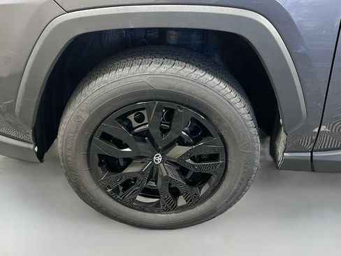 Used 2024 Toyota RAV4 LE AWD/4WD image 13