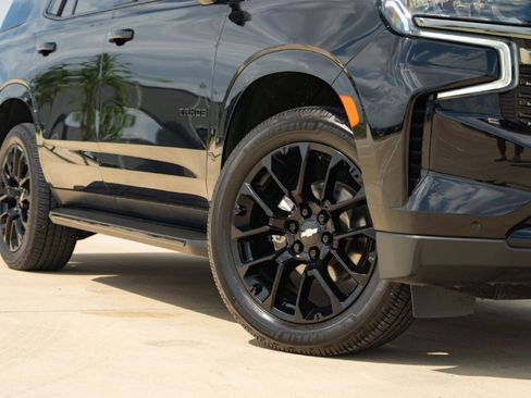 Used 2022 Chevrolet Tahoe RST w/ Luxury Package image 2
