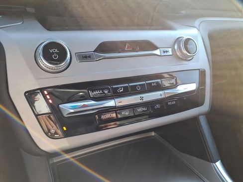 Certified 2024 Ford Explorer XLT w/ Equipment Group 202A image 23