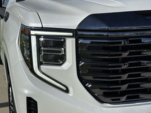 Used 2022 GMC Sierra 1500 Denali Ultimate AWD/4WD image 10