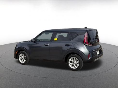 Used 2025 Kia Soul LX w/ LX Technology Package image 10