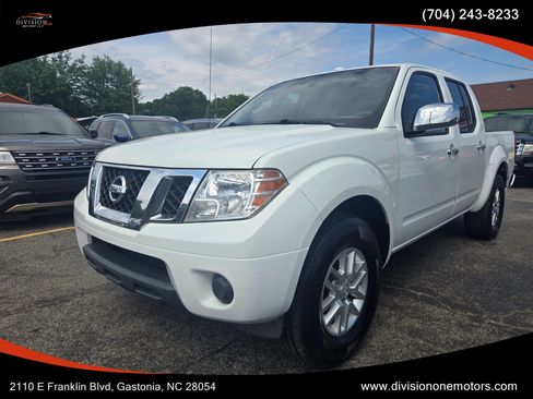 Used 2017 Nissan Frontier SV RWD image 1