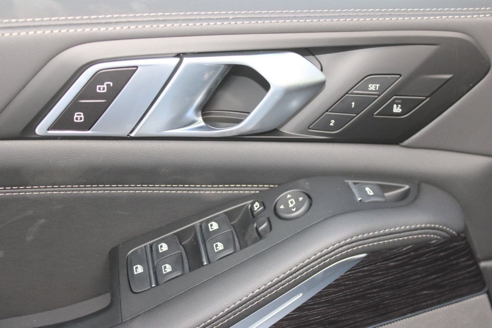 Used 2026 BMW X5 sDrive40i w/ M Sport Package RWD image 14