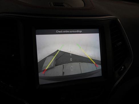 Used 2020 Jeep Cherokee Trailhawk w/ Comfort/Convenience Group image 21