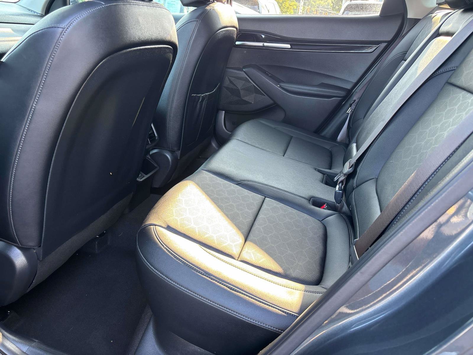 Used 2024 Kia Seltos SX w/ SX Sunroof Package AWD/4WD image 7
