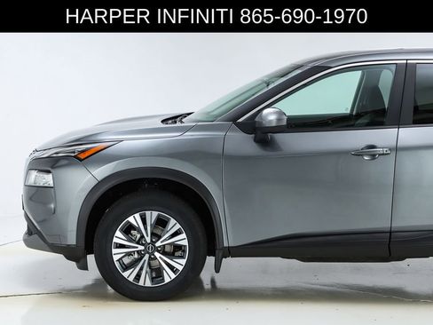 Used 2023 Nissan Rogue SV image 3