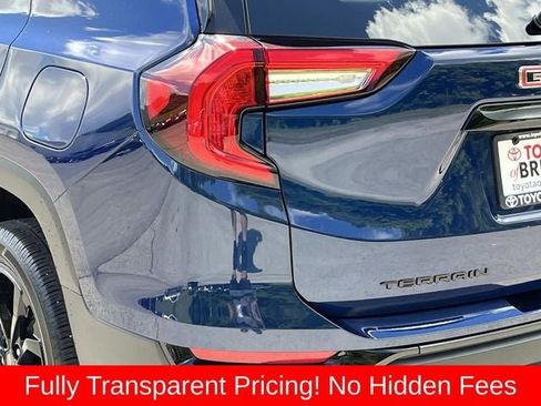 Used 2022 GMC Terrain SLE w/ Driver Convenience Package AWD/4WD image 5