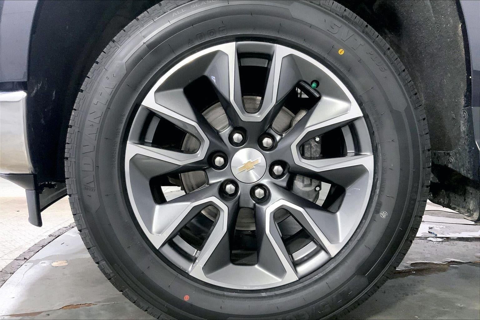 Used 2024 Chevrolet Silverado 1500 LT AWD/4WD image 9