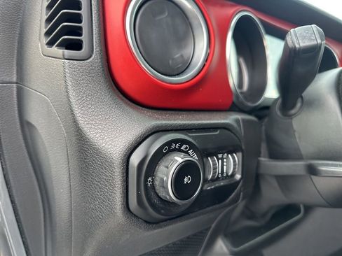 Used 2020 Jeep Wrangler Unlimited Rubicon w/ Dual Top Group AWD/4WD image 14