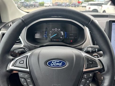 Certified 2024 Ford Edge Titanium image 23