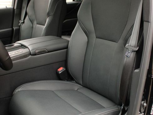 Used 2026 Lexus LX 700h Luxury w/ Appearance Package image 9