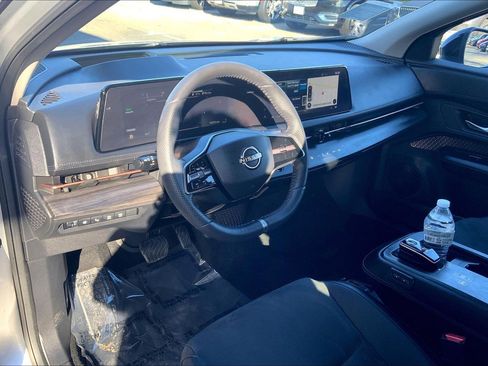 Used 2024 Nissan Ariya AWD image 15