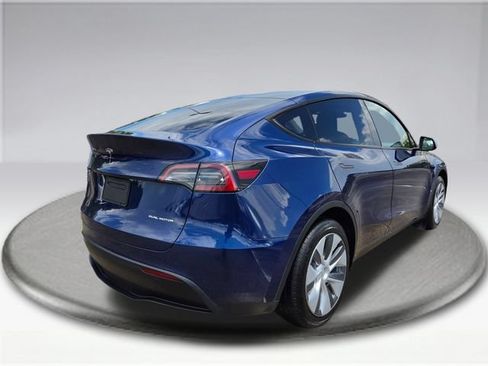 Used 2023 Tesla Model Y Long Range AWD/4WD image 10