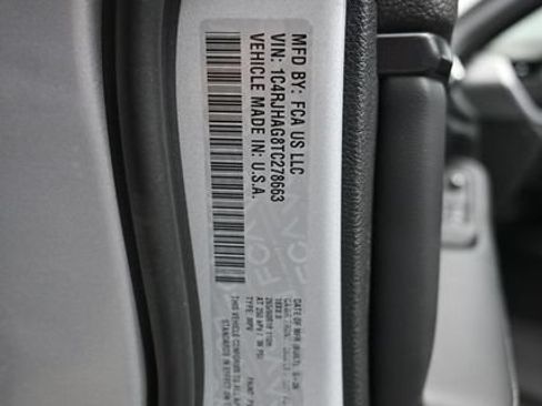 New 2026 Jeep Grand Cherokee Laredo w/ Trailer Tow Package AWD/4WD image 9