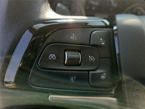 Used 2023 Buick Enclave Essence w/ Experience Buick Package FWD image 22