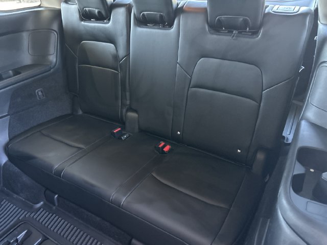 Used 2025 Nissan Pathfinder SL FWD image 32