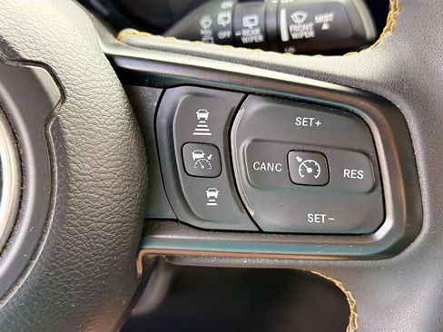 Used 2024 Jeep Wrangler Unlimited AWD/4WD image 18