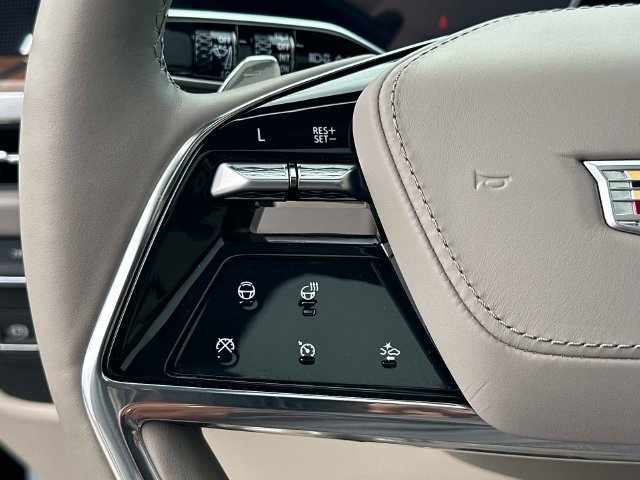Used 2026 Cadillac Escalade Platinum Luxury AWD/4WD image 7