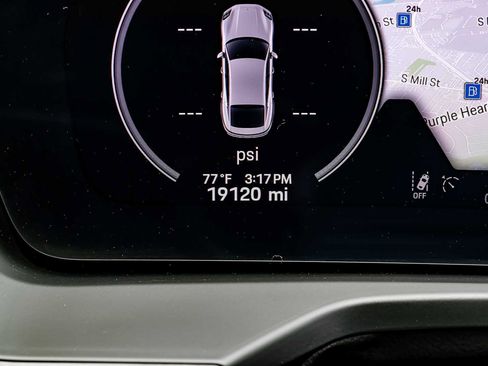 Used 2024 Porsche Panamera RWD image 21