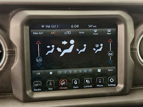 Used 2023 Jeep Wrangler Sahara image 24