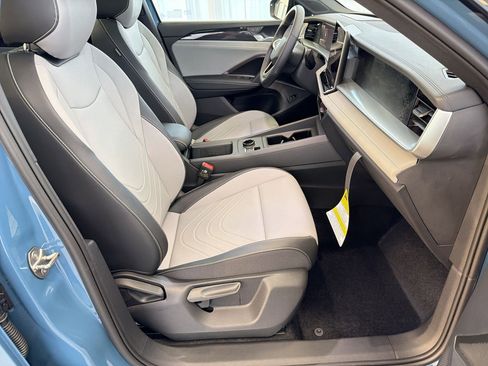 New 2026 Volkswagen Tiguan SE R-Line image 30