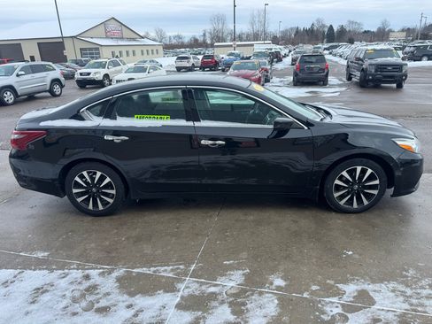 Used 2018 Nissan Altima 2.5 SV image 4