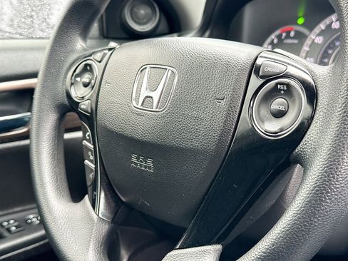 Used 2017 Honda Accord EX image 29