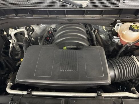 Used 2021 Chevrolet Silverado 1500 LT w/ Bed Protection Package AWD/4WD image 12