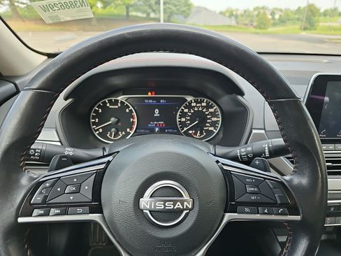 Used 2024 Nissan Altima 2.5 SR FWD image 22