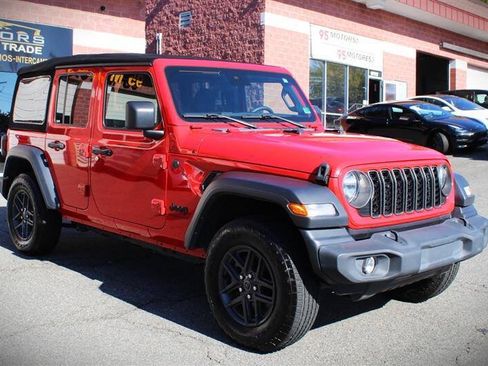 Used 2024 Jeep Wrangler Unlimited Sport AWD/4WD image 7